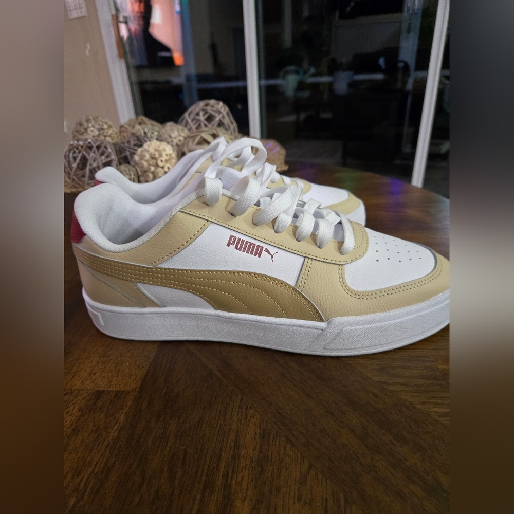 Mens size 10 Puma shoes